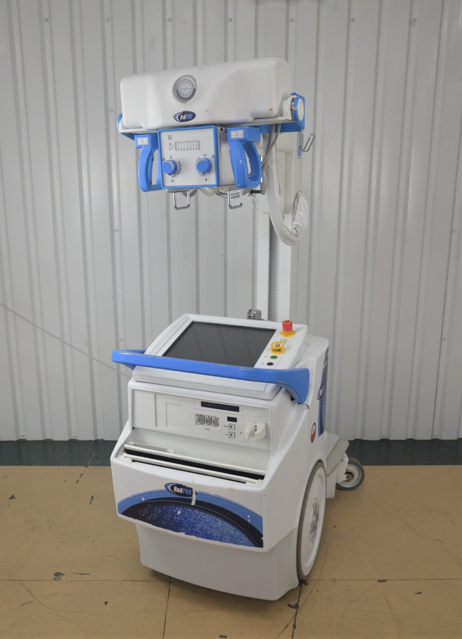 Sedecal RadPro SM40HFBDC Portable XRay Generator w/ Collimator