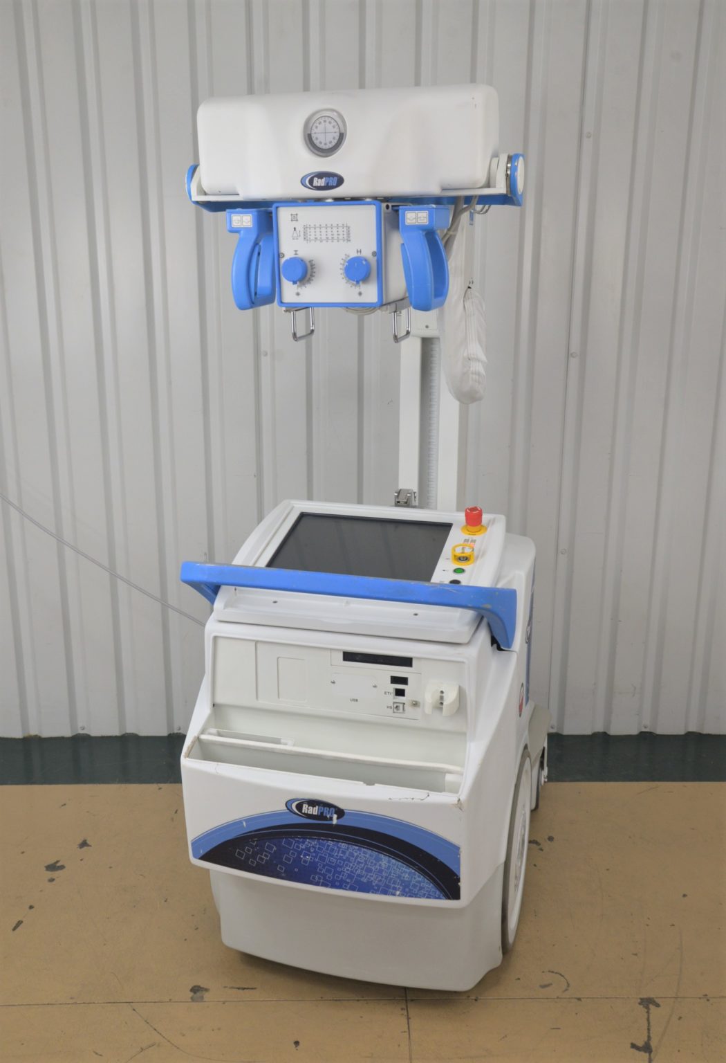 Sedecal RadPro SM40HFBDC Portable XRay Generator w/ Collimator