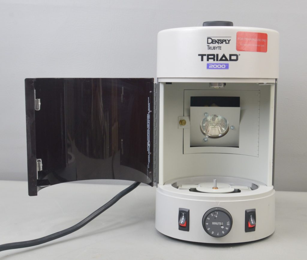 Dentsply Trubyte Triad 2000 Dental VLC Visible Light Curing Oven System