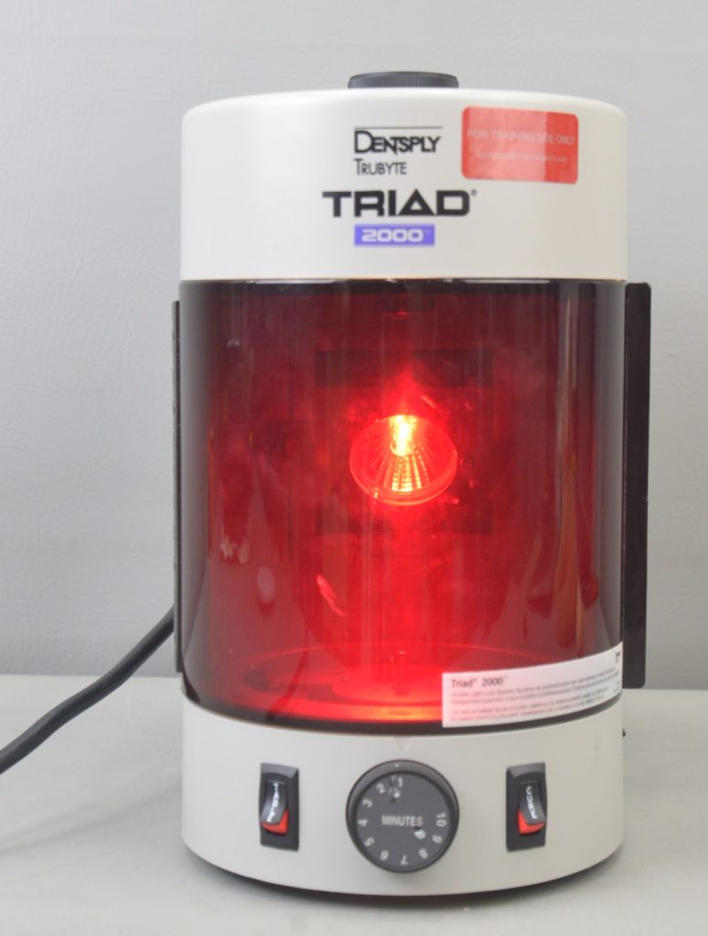 Dentsply Trubyte Triad 2000 Dental VLC Visible Light Curing Oven System