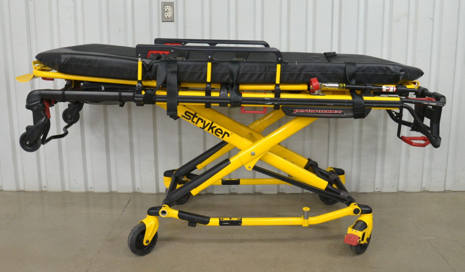 Stryker Performance – Pro XT 6085 Ambulance Cot 700Lbs – Rhino Trade LLC