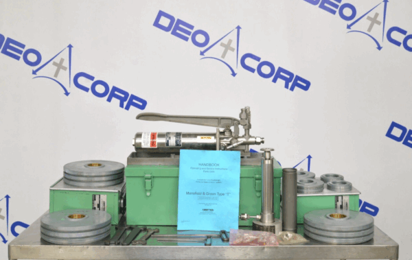 Ametek T-10 Hydraulic Deadweight Tester W/ Weights