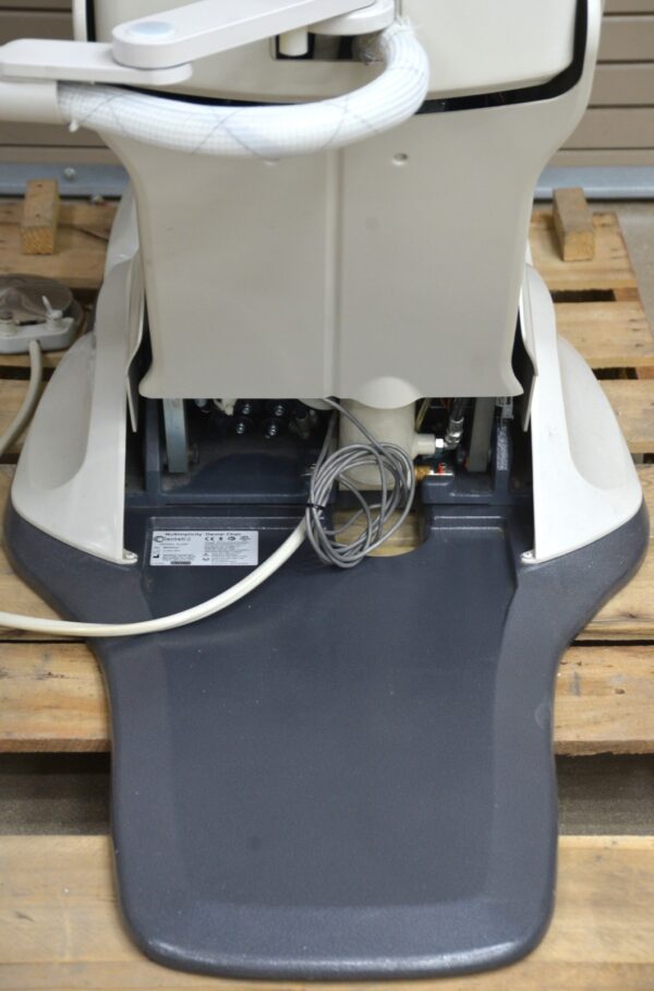 DentalEZ NUSP NuSimplicity Dental Chair W/ Radius Delivery Unit & Mount Light