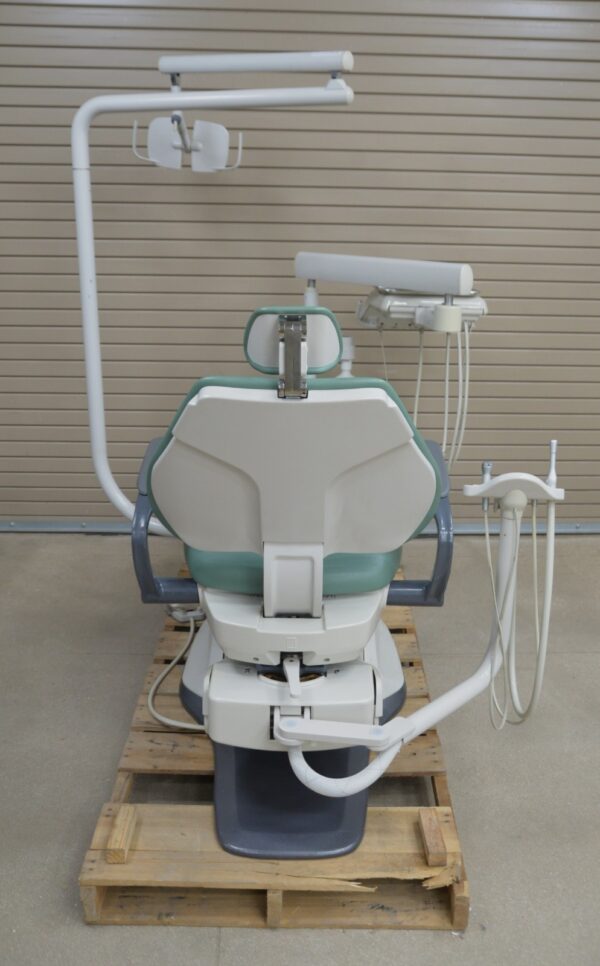 DentalEZ NUSP NuSimplicity Dental Chair W/ Radius Delivery Unit & Mount Light