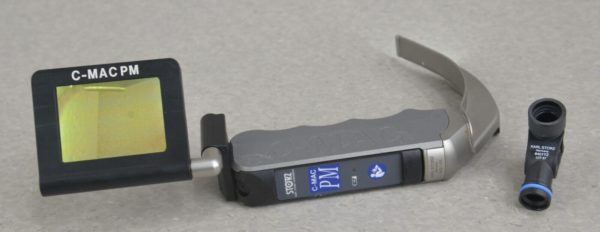 Karl Storz 8401AX Laryngoscope Endoscope Blade w/ C-MAC PM 8401XD Pocket Monitor