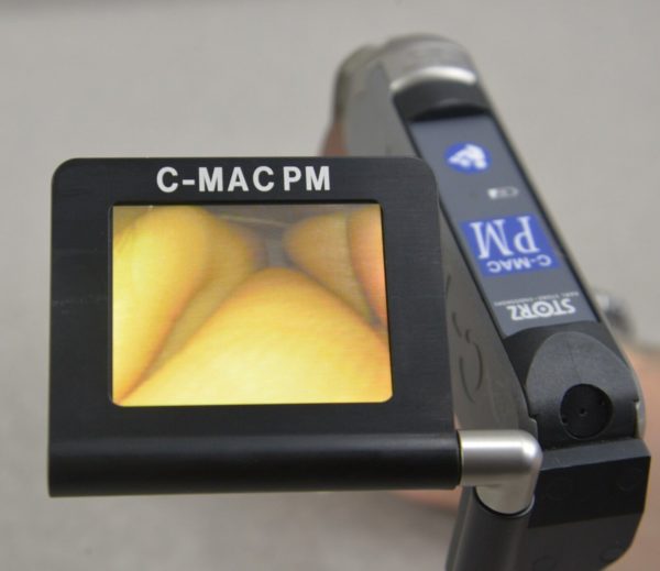 Karl Storz 8401AX Laryngoscope Endoscope Blade w/ C-MAC PM 8401XD Pocket Monitor