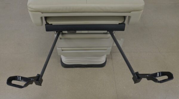 Midmark Ritter 405-015 Barrier Free Hi-Low Power Exam Table W/ Hand Controller