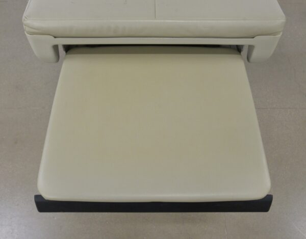 Midmark Ritter 405-015 Barrier Free Hi-Low Power Exam Table W/ Hand Controller