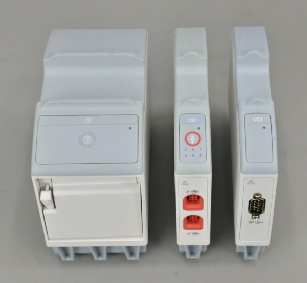 Mindray V21 Monitor REF 0998-00-1800-201 w/ V-Dock & VDI IBP Recorder Modules.