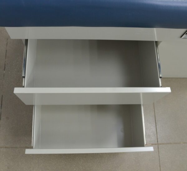 UMF 5140 Manual Adjustment Exam Table