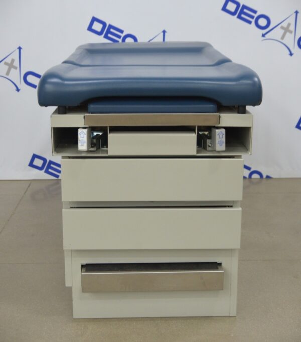 UMF 5140 Manual Adjustment Exam Table