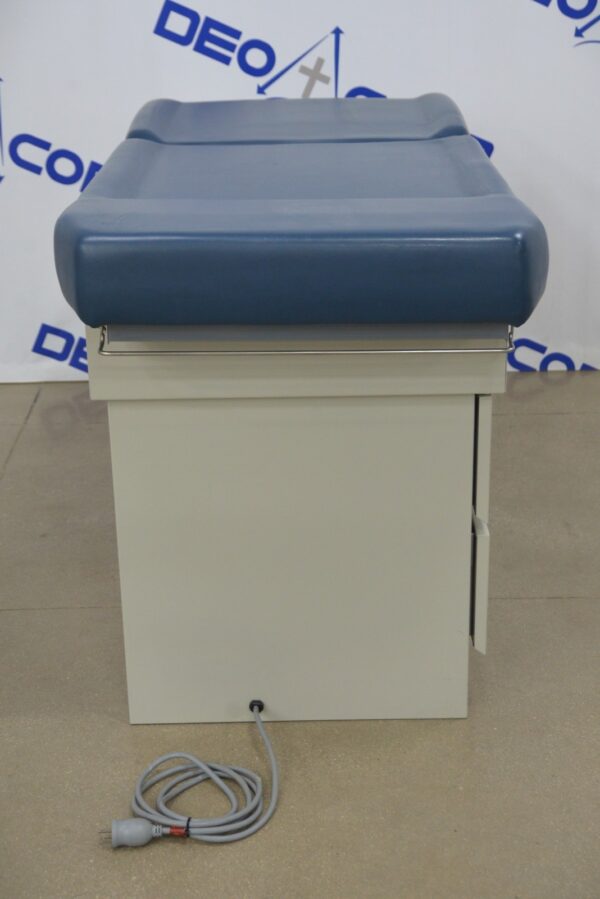 UMF 5140 Manual Adjustment Exam Table