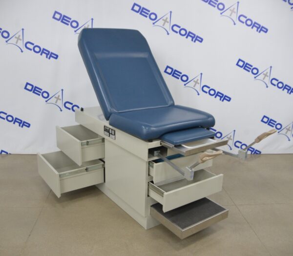 UMF 5140 Manual Adjustment Exam Table