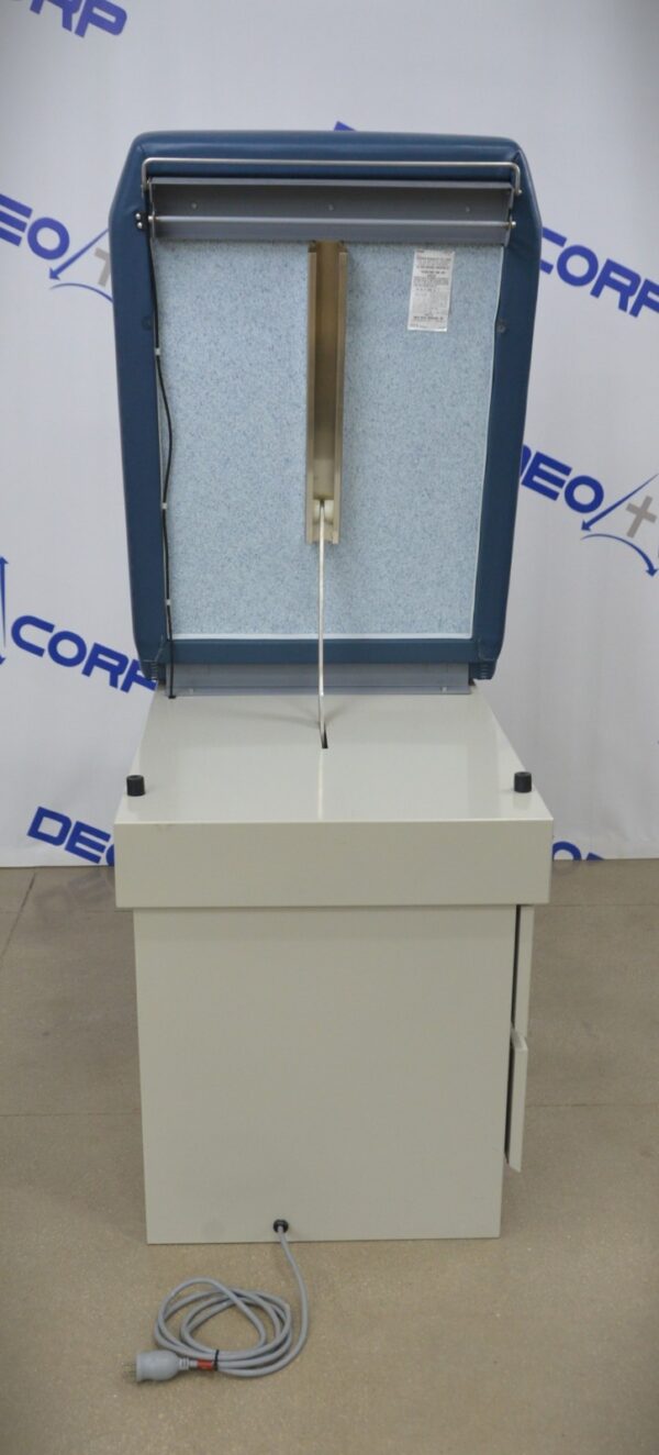 UMF 5140 Manual Adjustment Exam Table