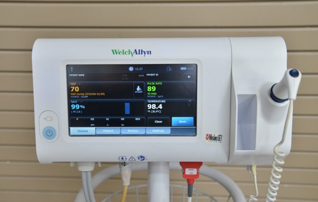 Welch Allyn 74MT Vital Signs Monitor Core 901058 N.I.B.P. S.p.O.2. Temp
