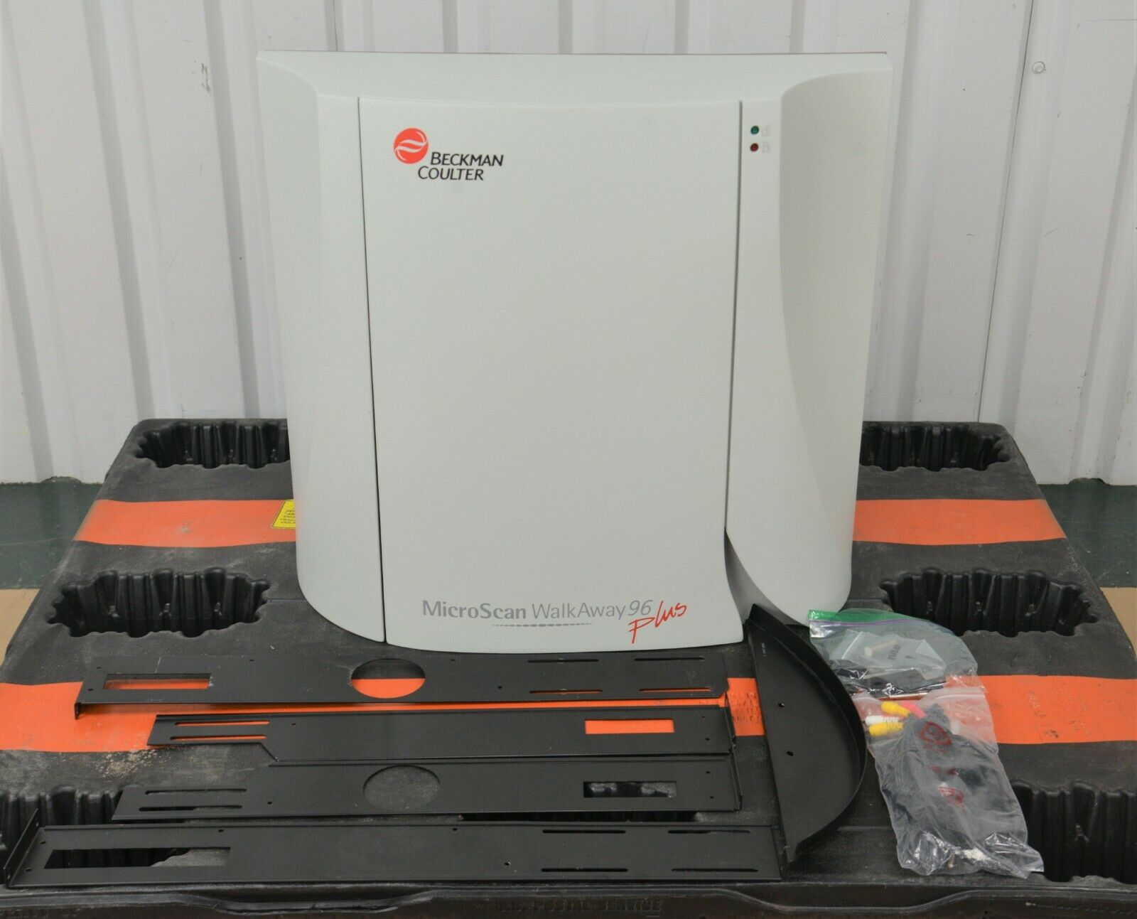 Microscan Walkaway 96 Plus – MicroScan WalkAway plus Microbiology ...