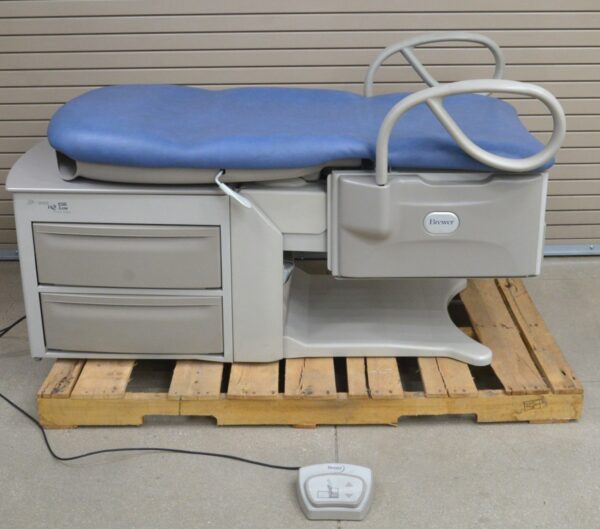 Brewer 6001 Access High-Low Exam Table Pneumatic Back W/ Foot Switch