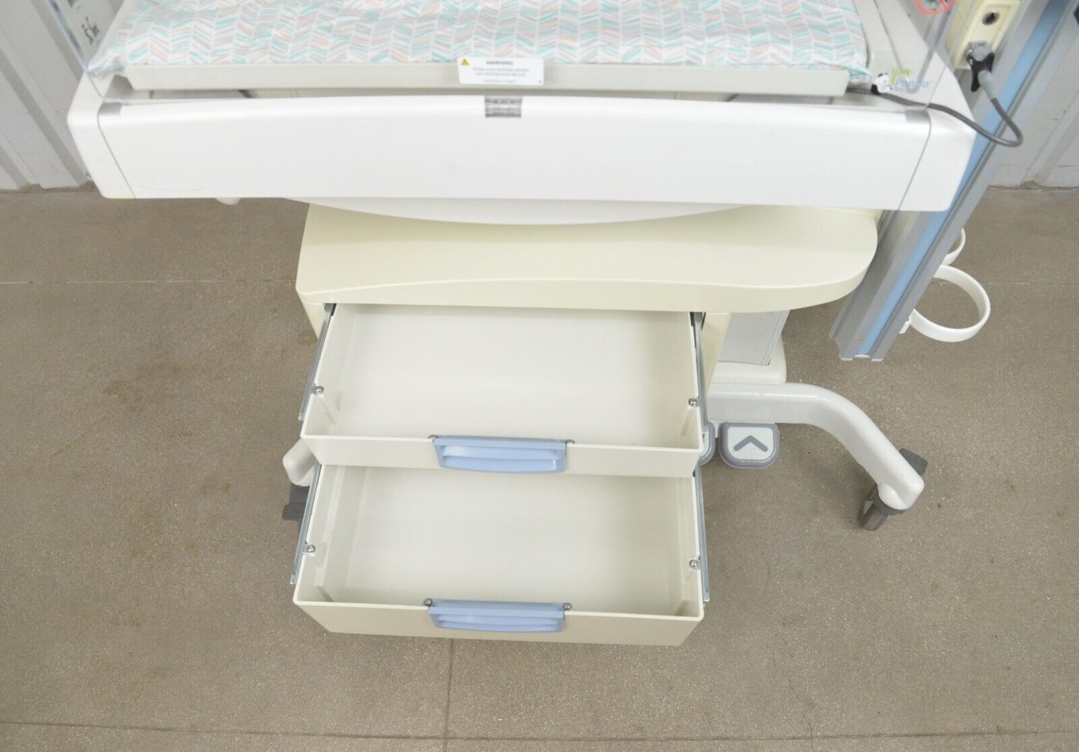 GE Healthcare Panda Ires Bedded Baby Warmer Masimo TPiece, Blender