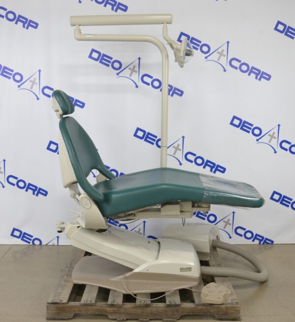 Midmark 153592-003 UltraComfort Dental Chair W/ Dental Light 153584-001