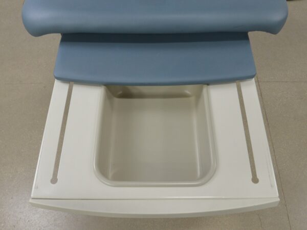 Midmark Ritter 223-016 Barrier Free Hi-Low Power Examination Table W/ Footswitch