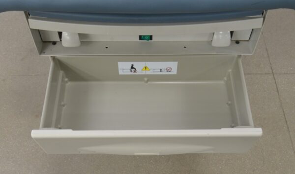Midmark Ritter 223-016 Barrier Free Hi-Low Power Examination Table W/ Footswitch