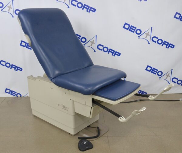 Midmark Ritter 223-016 Barrier Free Hi-Low Power Examination Table W/ Footswitch