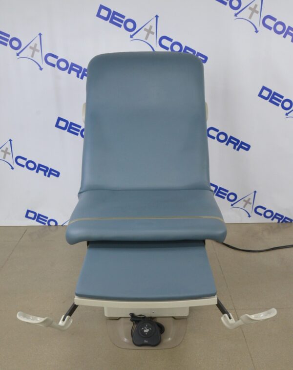 Midmark Ritter 223-016 Barrier Free Hi-Low Power Examination Table W/ Footswitch
