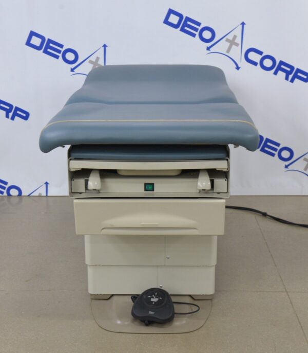 Midmark Ritter 223-016 Barrier Free Hi-Low Power Examination Table W/ Footswitch