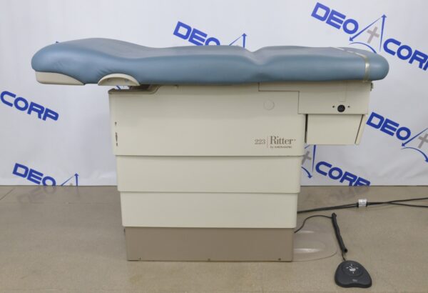 Midmark Ritter 223-016 Barrier Free Hi-Low Power Examination Table W/ Footswitch