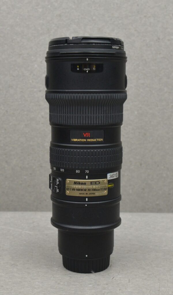 Nikon AF-S VR-NIKKOR 70-200mm f/2.8G Zoom Lens