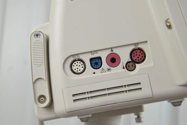 Philips SureSigns VM8 Patient Monitor 863066 W/ Accessories