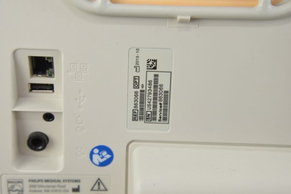 Philips SureSigns VM8 Patient Monitor 863066 W/ Accessories