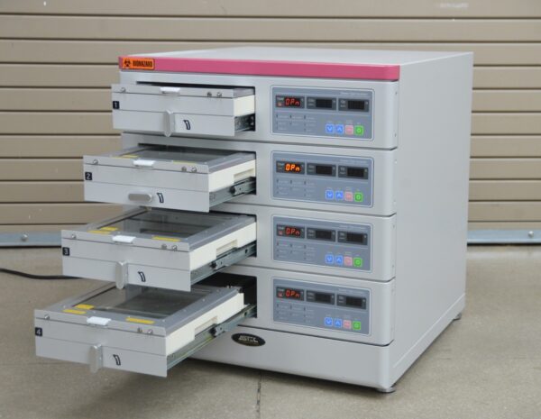 Astec AD-3100 Cube IVF 4 Chamber Multi-Drawer CO2 Incubator