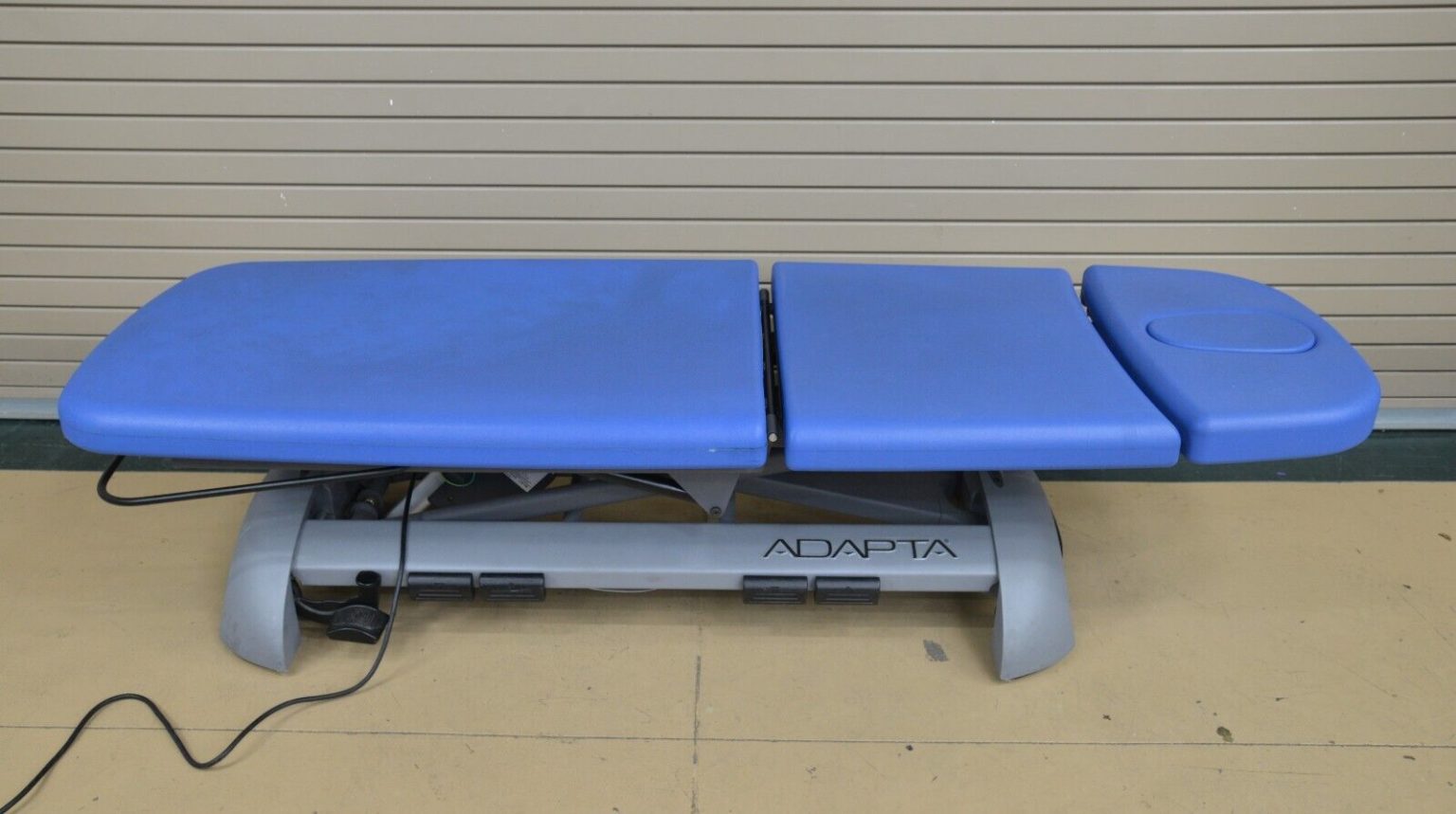 Chattanooga Group Adapta 3320 Summit 3 Three Section Treatment Table