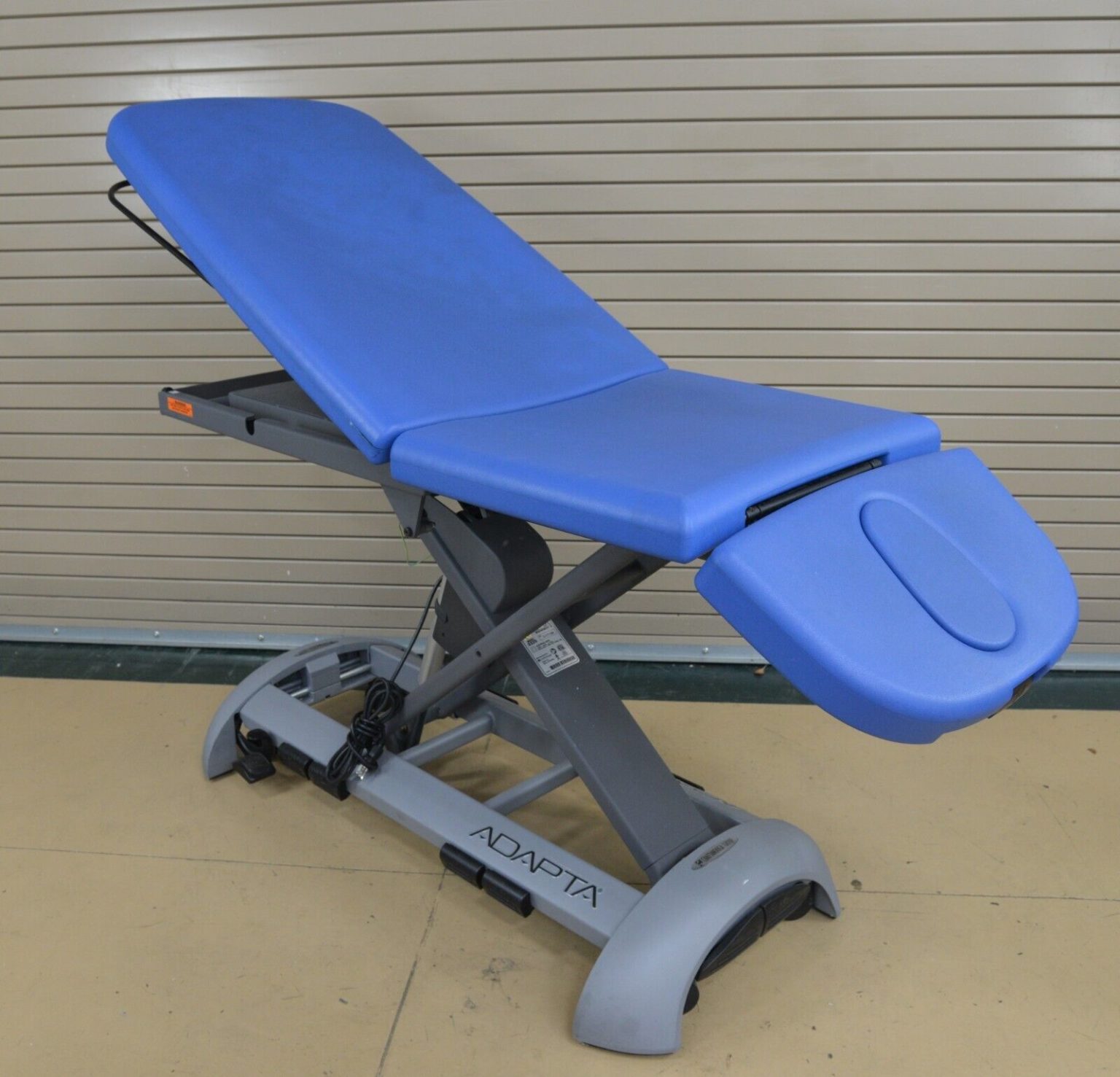 Chattanooga Group Adapta 3320 Summit 3 Three Section Treatment Table