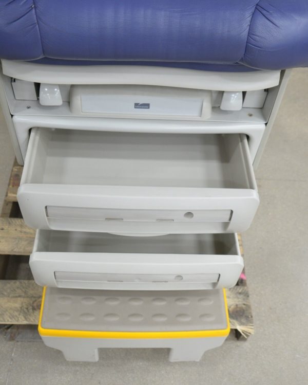 Midmark 604-001 Barrier Free Manual Examination Table Plush Upholstery