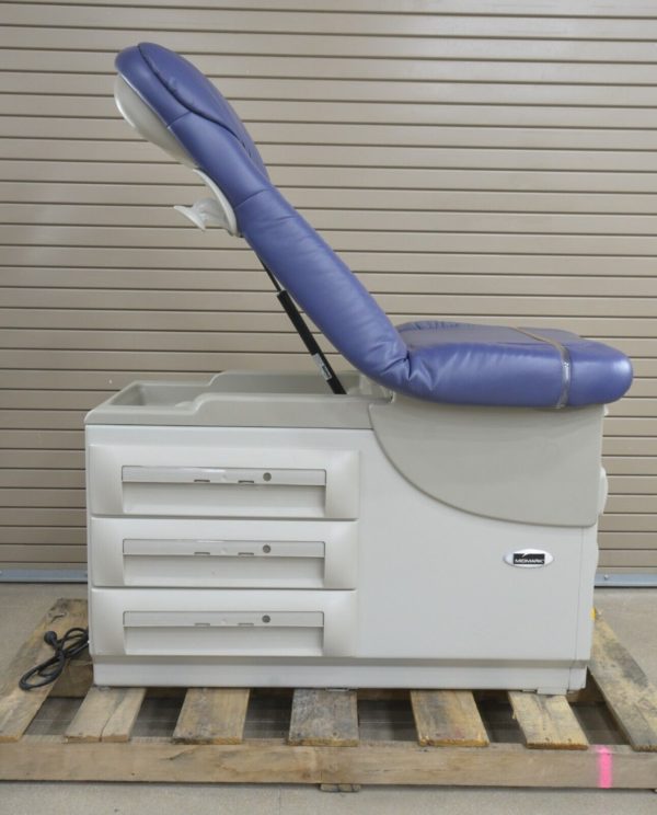 Midmark 604-001 Barrier Free Manual Examination Table Plush Upholstery