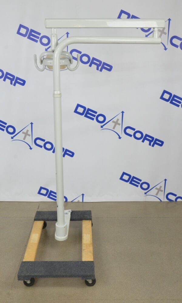 SDS Summit Dental System Dental Chair Post Mount Light