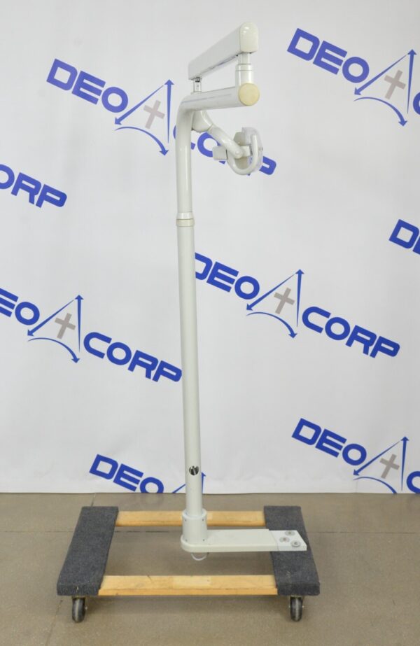 SDS Summit Dental System Dental Chair Post Mount Light
