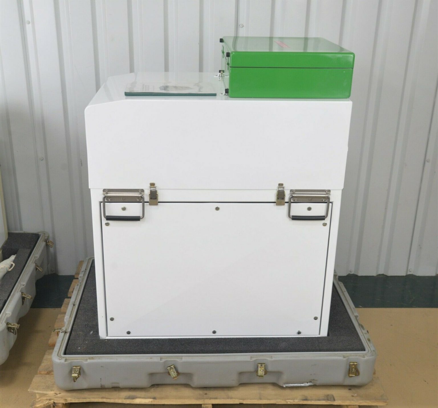 Essex Cryogenics PTOCS Portable Therapeutic Oxygen System w/ Compressor