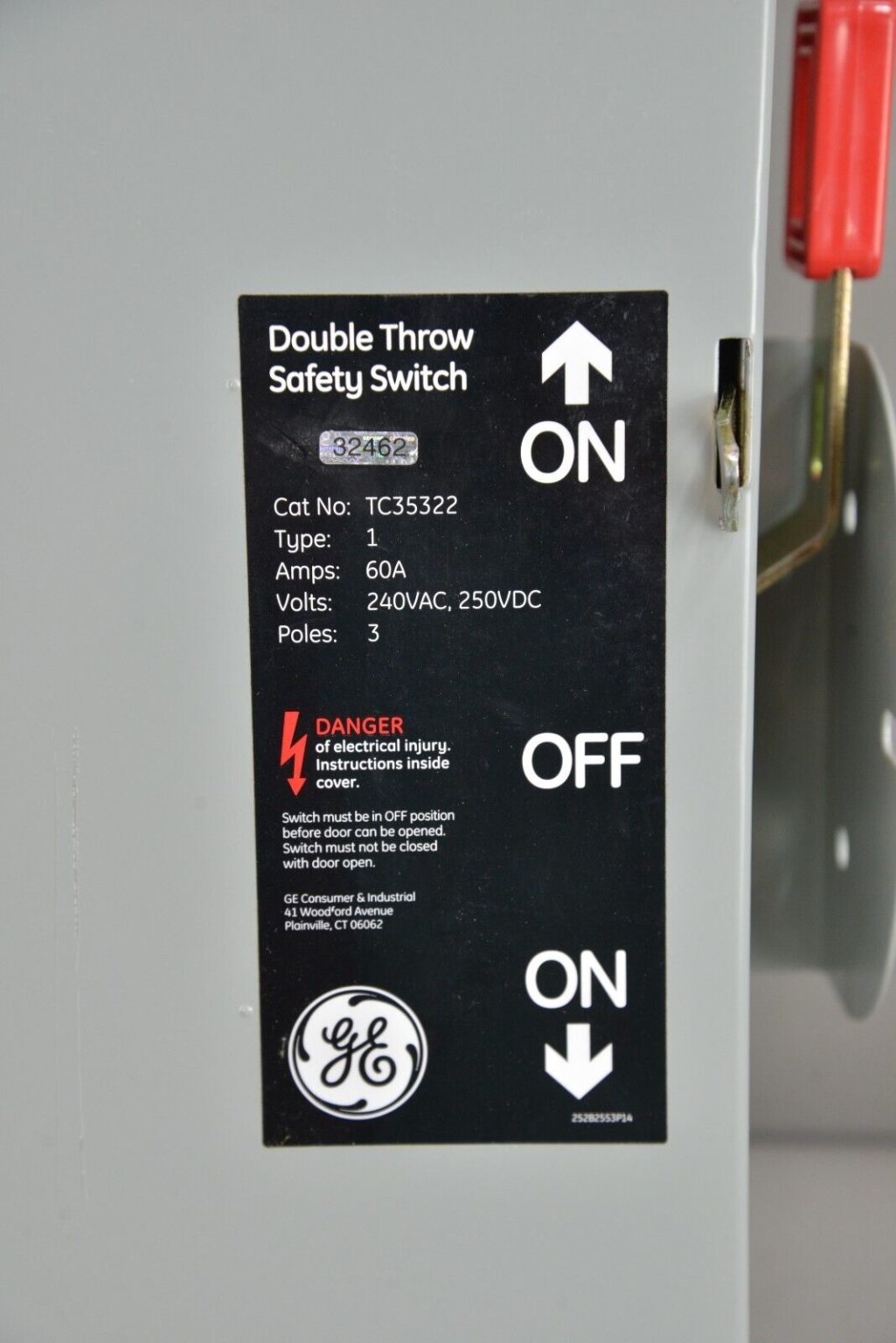GE General Electric Heavy Duty Double Throw Safety Switch TC35322