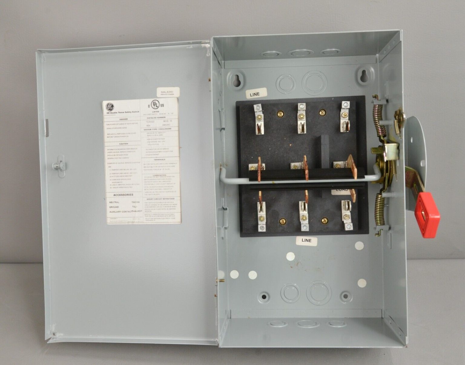 GE General Electric Heavy Duty Double Throw Safety Switch TC35322