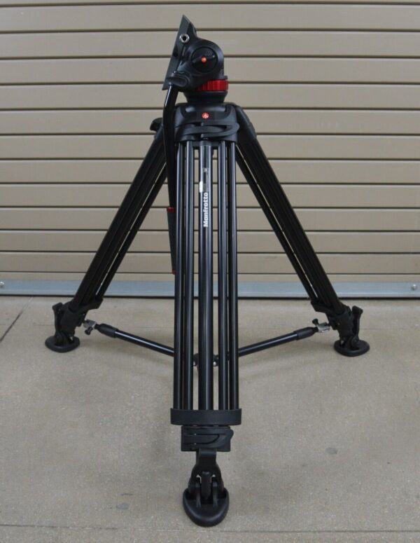 Manfrotto MVH502A Fluid Head W/ 546B Tripod System & Pan Bar