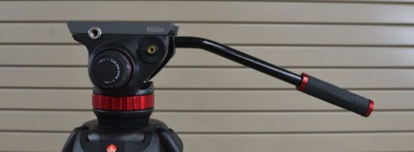 Manfrotto MVH502A Fluid Head W/ 546B Tripod System & Pan Bar