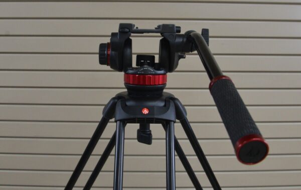 Manfrotto MVH502A Fluid Head W/ 546B Tripod System & Pan Bar