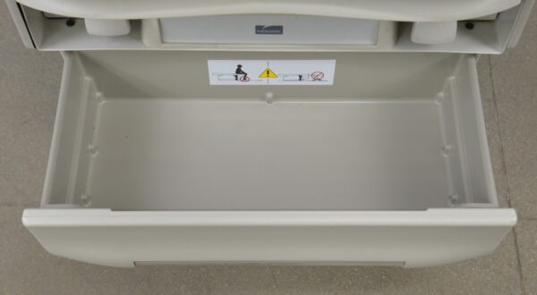 Midmark 622-007 Barrier Free Power Examination Table W/ Foot Switch