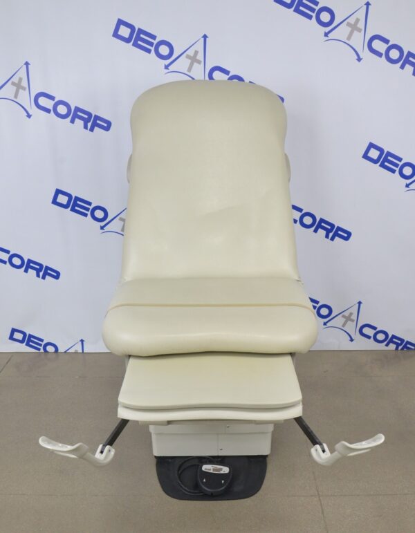Midmark 622-007 Barrier Free Power Examination Table W/ Foot Switch