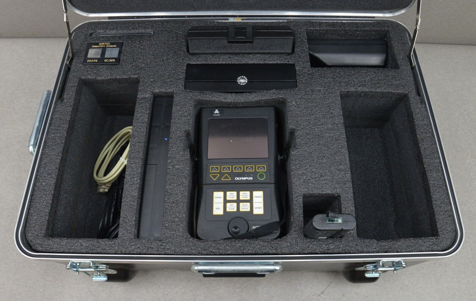 Olympus NDT Nortec 2000D+ USAF Type II Flaw Detector Kit W/ Accessories