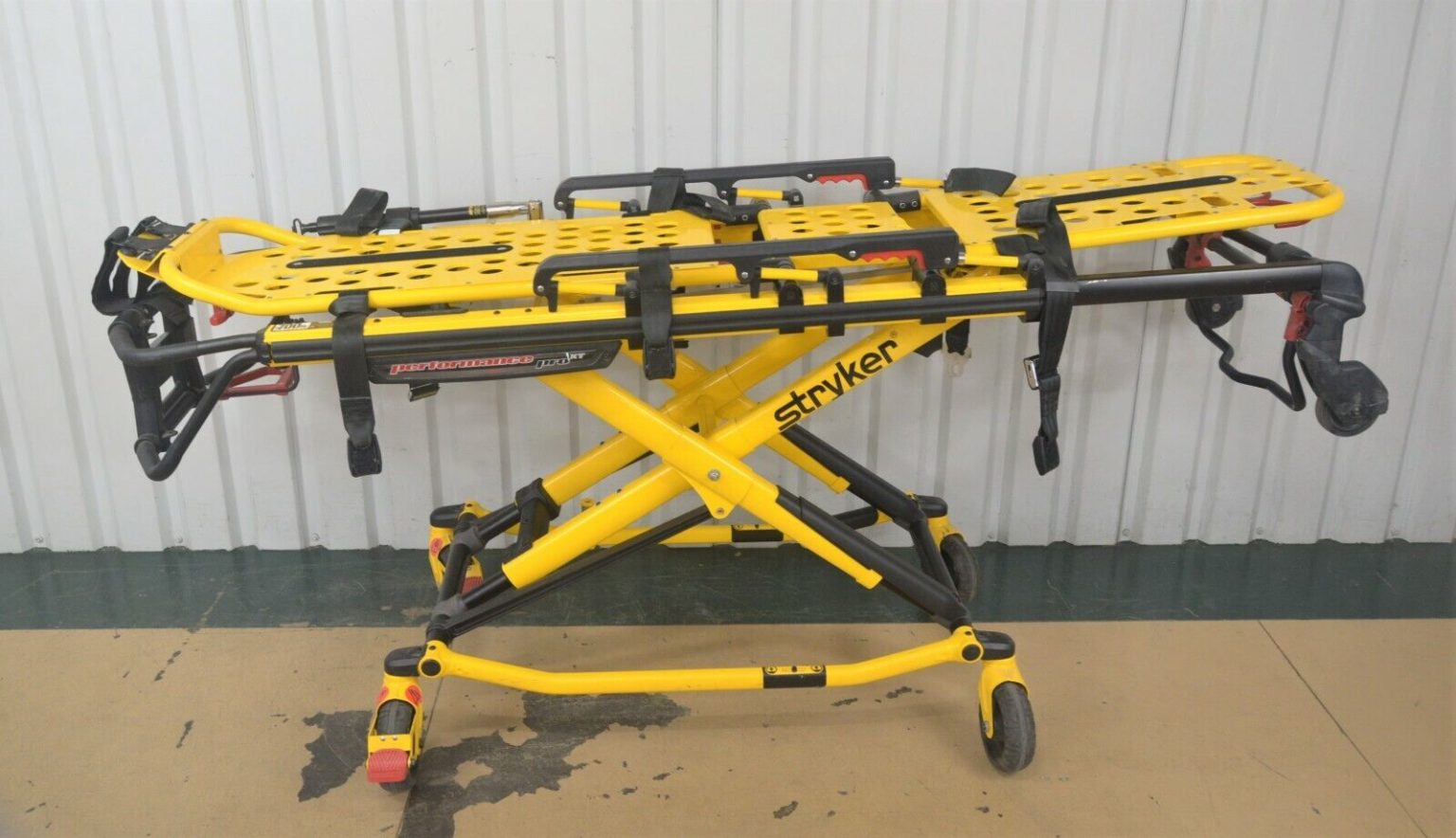 Stryker 6086 PerformancePRO XT Manual Ambulance Stretcher 700lb Cot