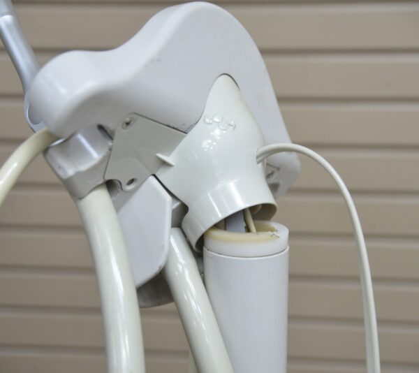DentalEZ NUSP NuSimplicity Dental Chair W/ Radius Delivery Unit & Mount Light